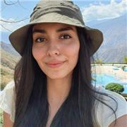 Profesora de apoyo escolar especializada en biología y química